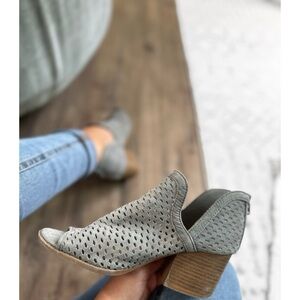 Qupid Ankle Peep Toe Booties